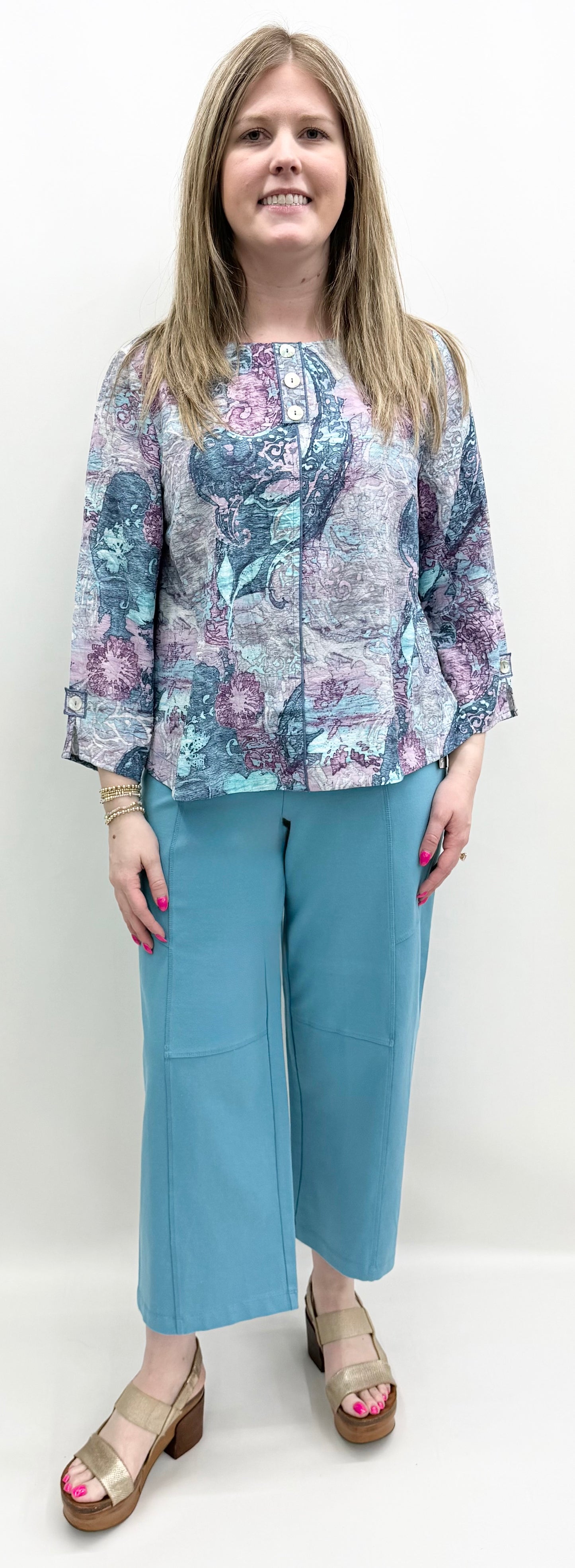 Habitat #34932 Topaz Destination Unknown Medley Pleat Back Pullover