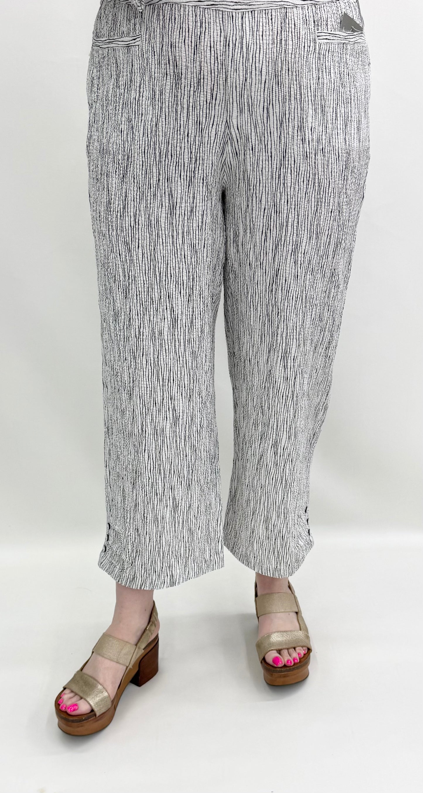 Habitat #22776 White Crinkle Crepe Stripe Pleat Button
