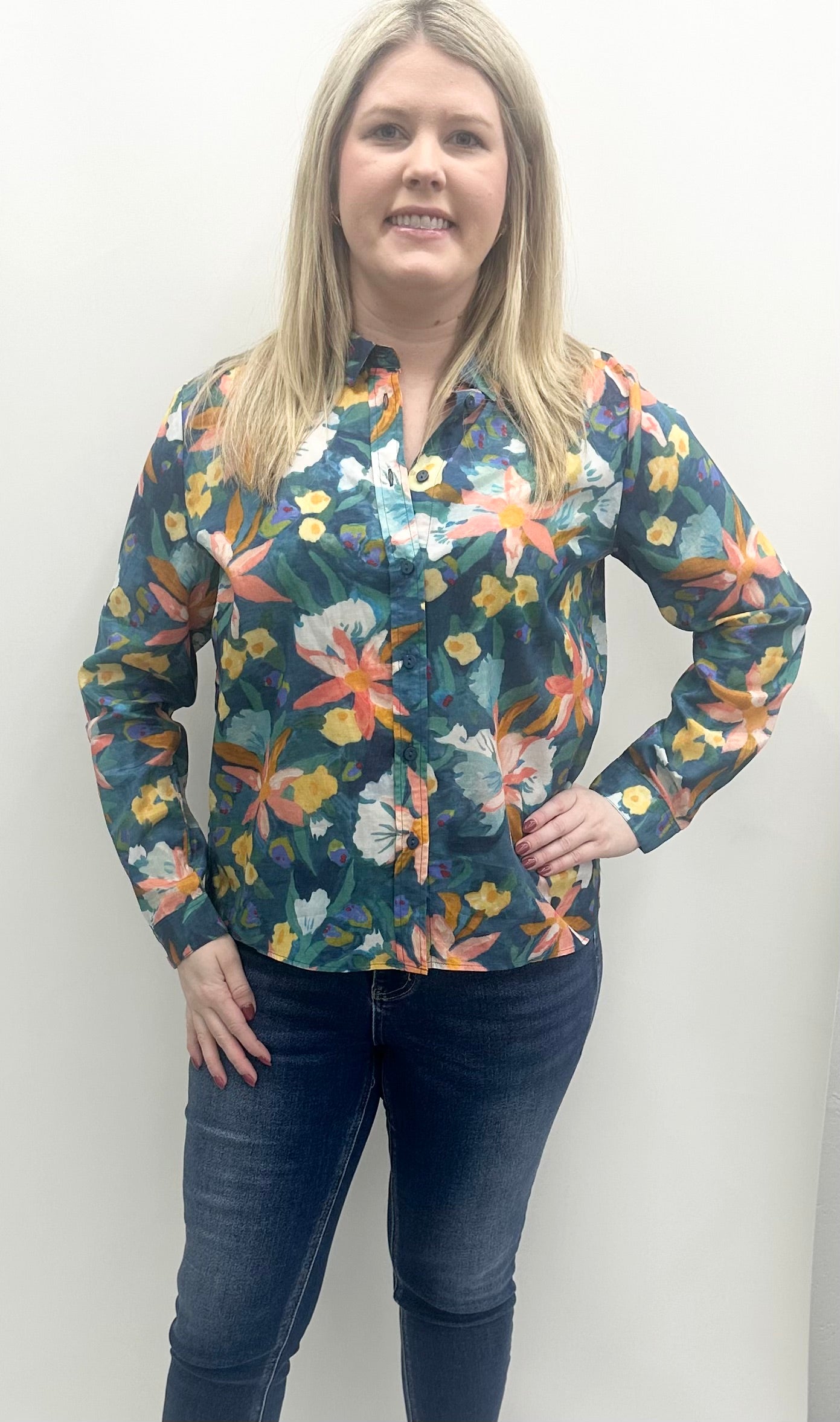 Carre Noir #7897 Blouse