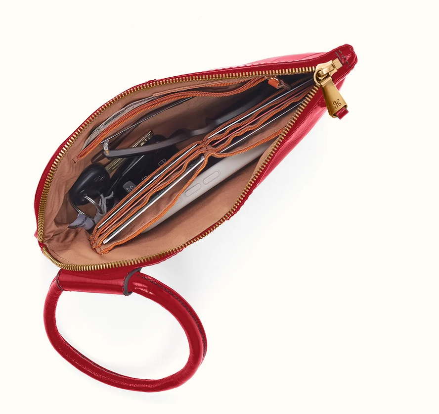 Sable Wristlet In Polished Leather