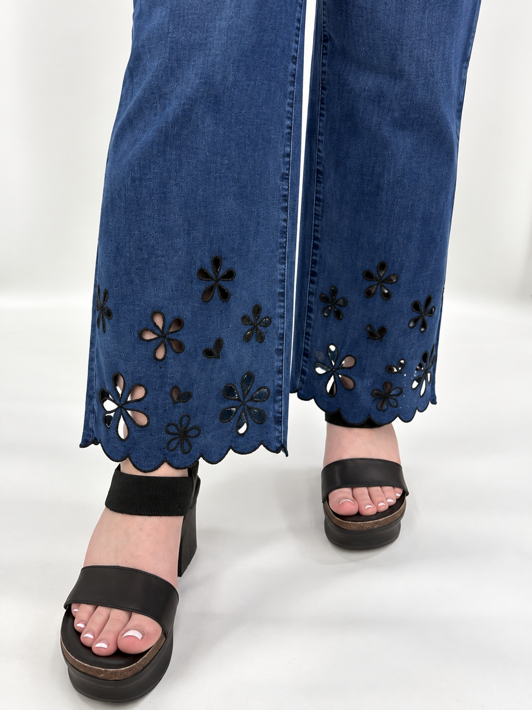 Ethyl #P601MEDE Embroidery Jean