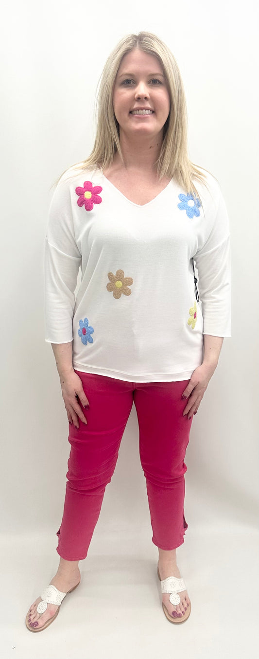 C1264APK/006B V-Neck Knit Top W/ Appliqué