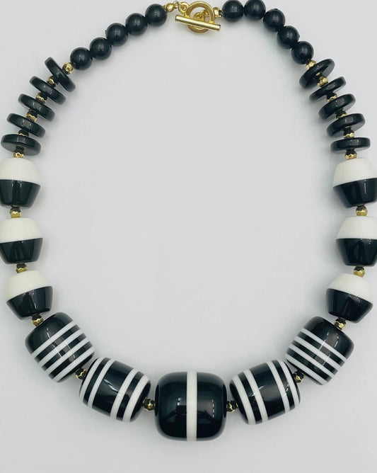 Spring - Multi Bead Necklace (Black/White) NK253