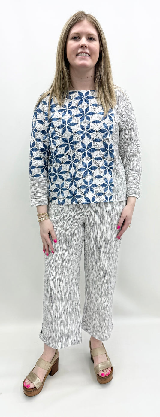 Habitat #21603 Marine Crinkle Crepe Floral Mix Print Pullover