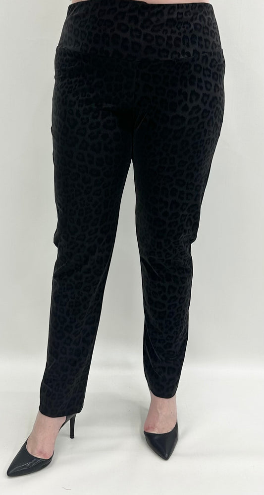 Scapa #7836 Black Leopard Print Legging